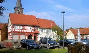 Altes Rathaus & Kirche Mücke Nieder-Ohmen